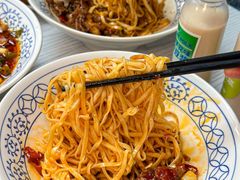 -李与白包子铺(桐梓林店)