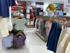 -优衣库(重庆星光时代广场店)