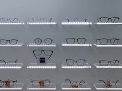 -优视觉视光中心•青少年近视防控(新世界中心写字楼店)