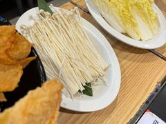 金针菇-淼福猪肚鸡·椰子鸡火锅(大沙地店)