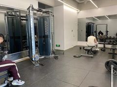 -乐刻健身(汇德隆购物中心店)