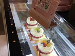 -花花卷卷·鲜食蛋糕(静安久光百货店)