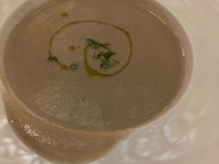 牛肝菌蘑菇汤配黑松露油-马克西姆餐厅(崇文门店)