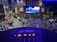 -滨力健身俱乐部