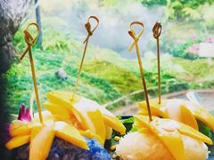 -Chom Cafe and Restaurant