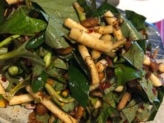 -香巴拉云南餐厅(华莱坞店)