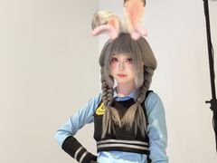 -米游妙妙屋cosplay换装自拍摄影体验馆