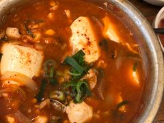 海鲜豆腐锅-金北顺大锅家(신사본점)