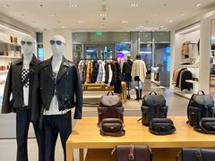 -百年港湾奥特莱斯(香炉礁店)