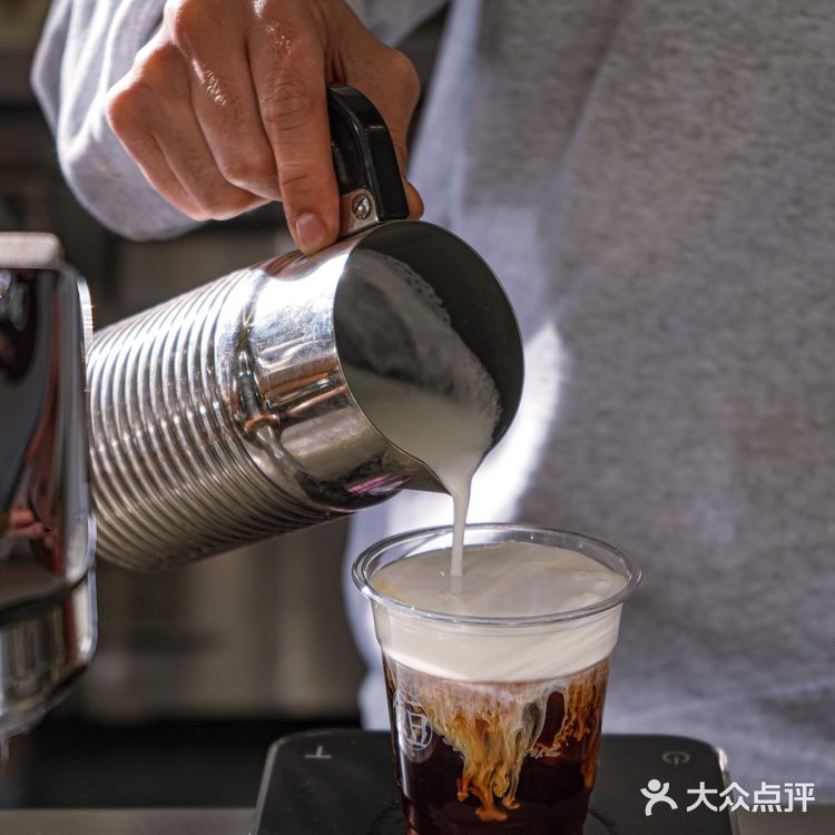 绿帽一戴就别端着 享受来自🇮🇪的狂欢