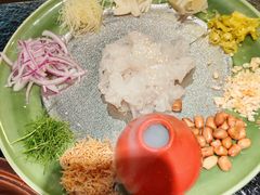 -得意咚瓜·顺德鱼生·冬瓜火锅(深圳首店)