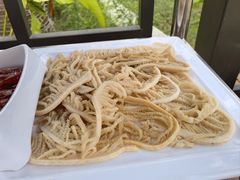-茅草房·河畔园林火锅