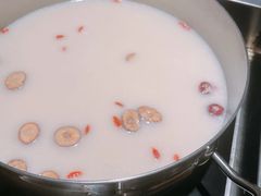 -尚尚仙·酸汤猪手·猪肚鸡火锅(华联万柳购物中心店)