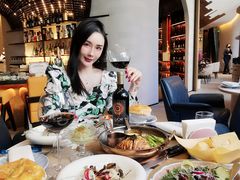 -斯普汇生蚝牛排馆(中骏世界城店)