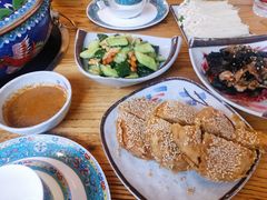 -毛辣果·贵州红酸汤牛肉火锅(西单店)