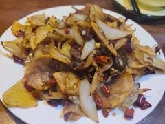 干烧土豆牛肉-老街坊餐吧