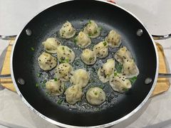 招牌拇指煎包-京味斋·北京烤鸭(北京南站洋桥店)