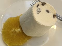 奶油慕斯配香橙-成桂西餐厅·42年的味道(五大道疙瘩楼店)