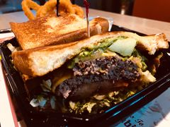 -The Habit Burger Grill 哈比特汉堡(复兴soho店)