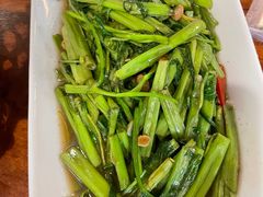 -Dang restaurant (patong phuket)