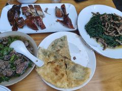 -大众跷脚牛肉馆·非遗传承单位(峨眉山店)