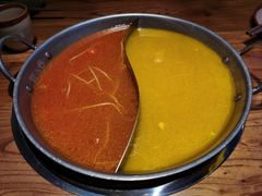 -野山舂·贵州现舂酸汤火锅(鸿通城店)