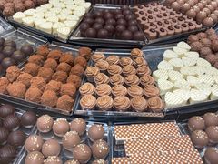 -Laderach 莱德拉(上海环贸iapm店)