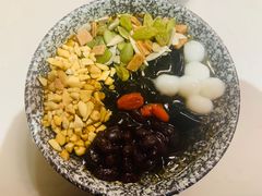 -菌子鲜汤野生菌锅