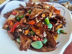 腊八蒜炒猪肝-95号酱骨·一块豆腐(展春园西路店)
