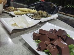 -墨脱石锅椰子鸡•香草鸭•东山羊(大东海店)