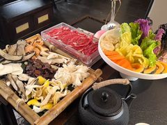 -菌自由丨野生菌火锅特色庭院餐厅(丽江古城店)