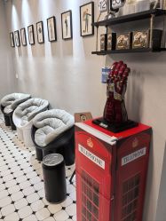 -老男孩男士理容馆·理发·烫染·修面