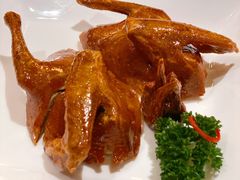 脆皮乳鸽-利苑酒家(合景国际金融广场店)