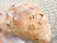 招牌三角芝士面包-Juicy Bakery(大学路店)
