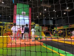 -蹦蹦跳跳(新奥购物中心店)