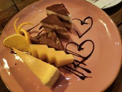 -SISTERS BAR RESTAURANT川意酒馆(嘉善老市H楼店)