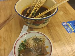 -拈签一笑黄牛肉辣卤串串