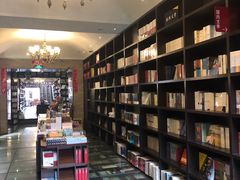 -钟书阁(松江泰晤士小镇店)