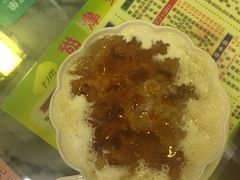 椰汁银耳桃胶羹-甜津美