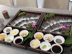 -围炉肉舍•炭烤活鳗•丹东海鲜烤肉(步行街店)