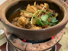 招牌鸡煲-雄伟美食(高沙中街店)