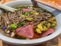 -呼啦面馆·头牌豌杂面(爱琴海店)