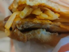 桂林酸竹笋风味板烧鸡腿堡-麦当劳(东苑丽宝商业广场店)