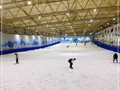 -乔波室内滑雪场