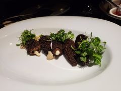 鸡肉羊肚菌-wann lounge 低温慢煮牛排·清吧