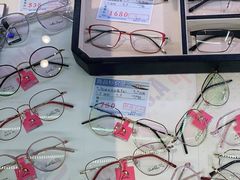 -西南眼镜·蔡司·依视路战略合作店(南街店)