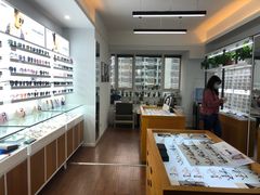 -视野联行眼镜•蔡司•依视路(温江店)