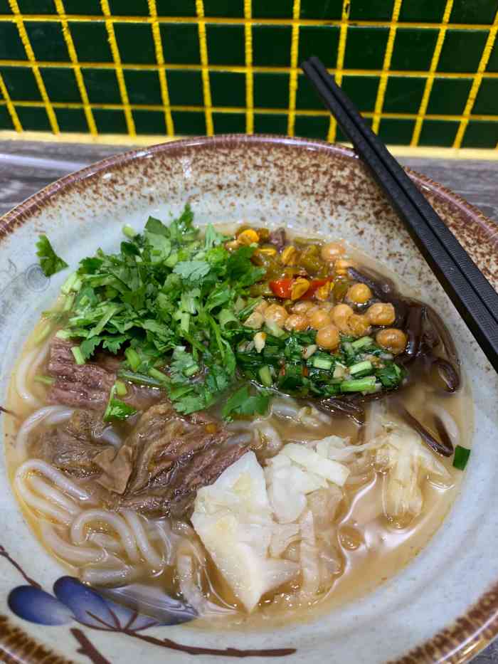 食在牛三洲牛杂-"看到评论一边倒吐槽服务我就放心了周日晚.