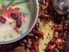 -张戈渝乡耗儿鱼美蛙火锅店(广福店)