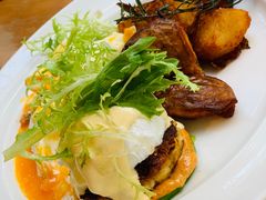 班尼迪蛋配蟹饼煎薯饼-ROAST